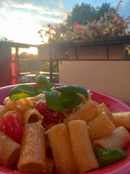 Makaron z pomidorkami