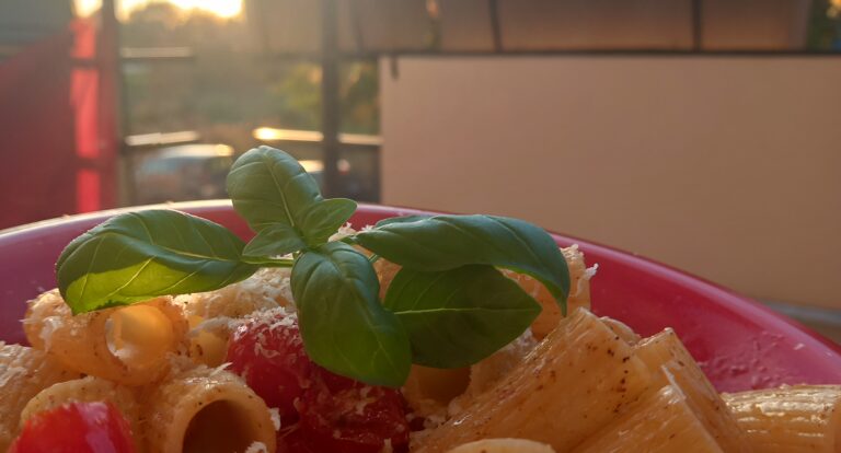 Makaron z pomidorkami