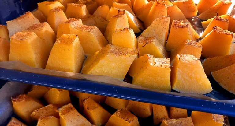 Jesienne pierogi z pieczoną dynią