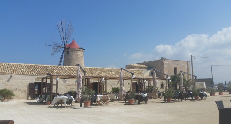 Białe złoto Sycylii – saliny z Nubii