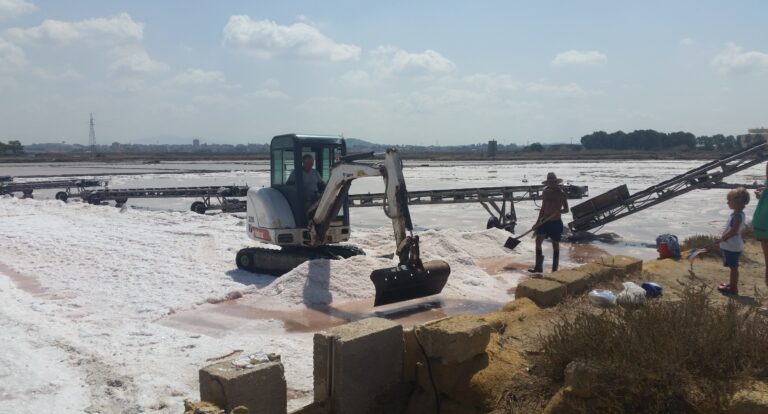 Białe złoto Sycylii – saliny z Nubii