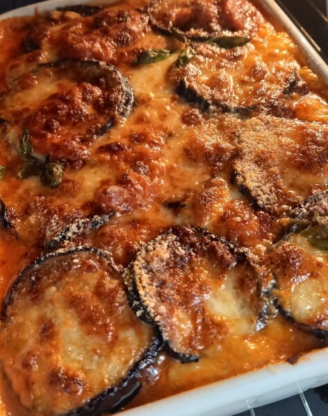 Parmigiana alla melanzane – pomidory, bakłażany, ser. Smak szczęścia. Smak Italii