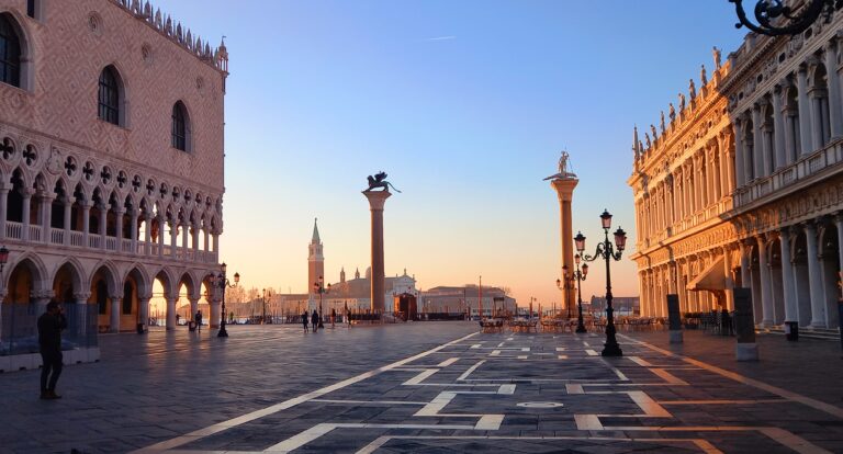 Meglio piazze vuote dei vuoti cuori