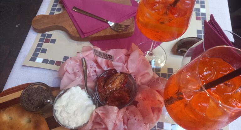 Pomarańczowe lato czyli historia aperitivo