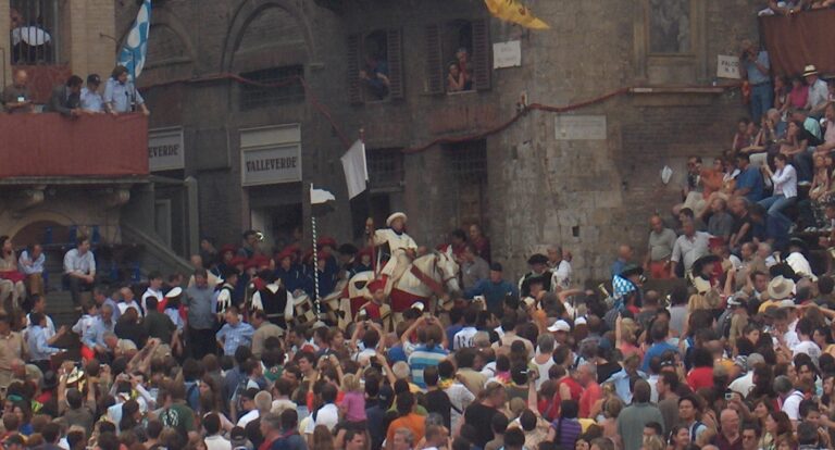 Prawdziwe oblicze Sieny – Palio