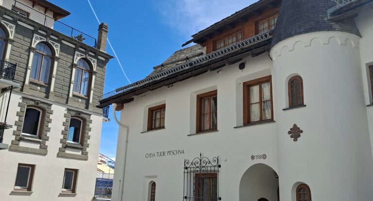 Koleją Retycką z Tirano do Sankt Moritz