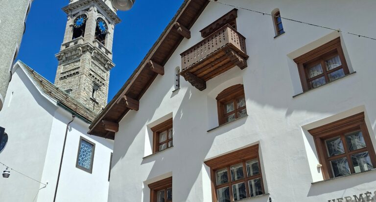 Koleją Retycką z Tirano do Sankt Moritz