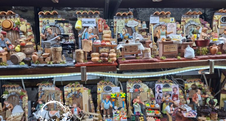 🎄 Szopka neapolitańska. Historia, tradycja i magia świąt.